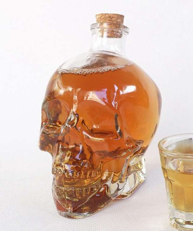 Special design skull glass bottle for whiskey