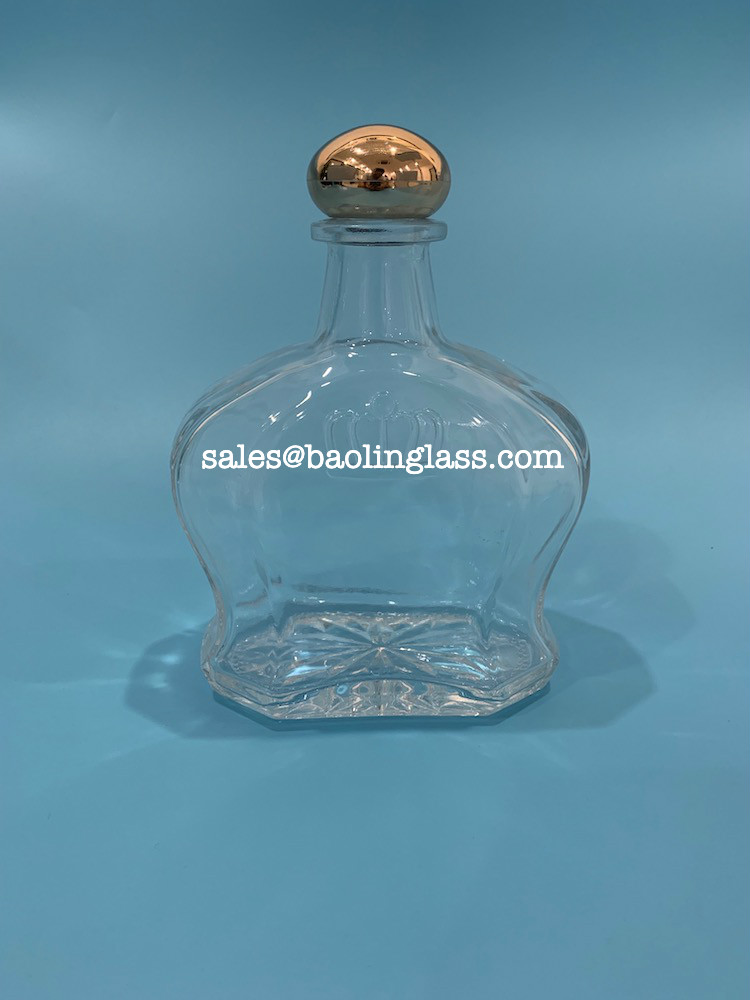 700ml vodka or whisky glass bottle