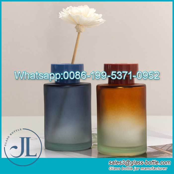 Glass Aroma Diffuser Bottle for Essential Oils and Dried Flower Sticks supplier